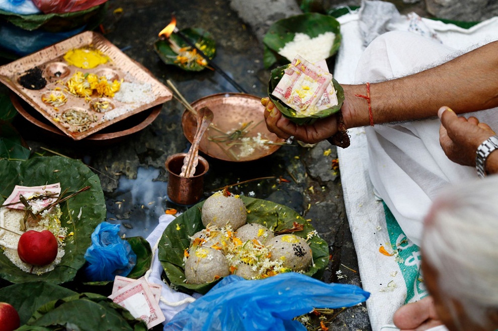 सोह्र श्राद्ध अर्थात् पितृ पक्षबारे जान्नै पर्ने कुराहरू