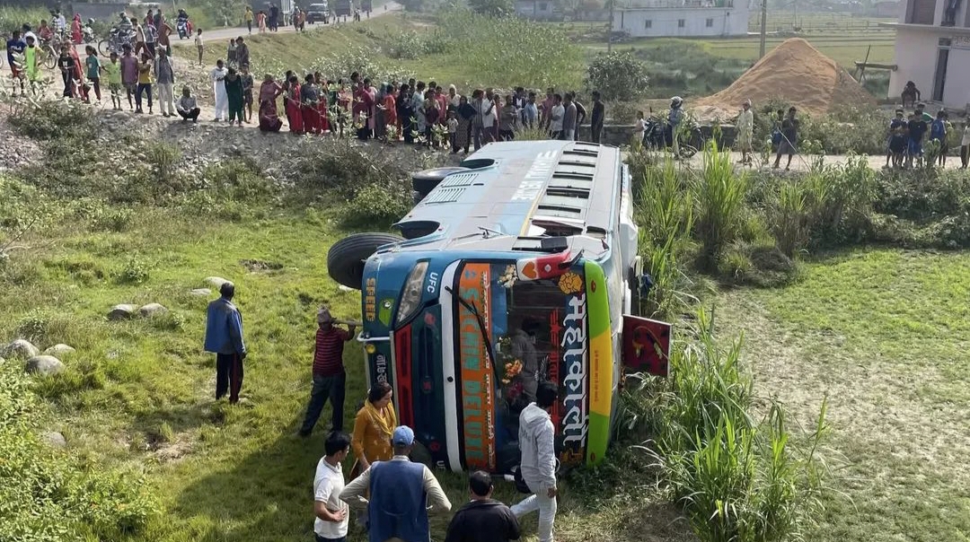 कञ्चनपुरमा बस दुर्घटना : एक जनाको मृत्यु