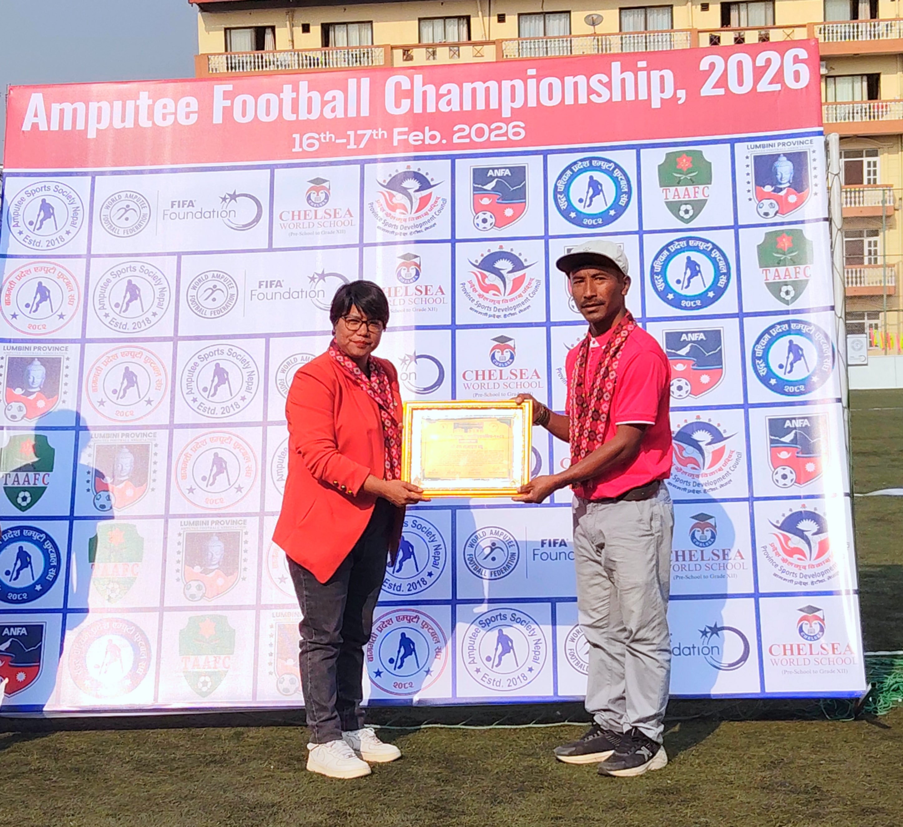 एम्पुटी फुटबल विकासमा योगदानको कदर गर्दै प्रशिक्षक चक्र तामाङ सम्मानित