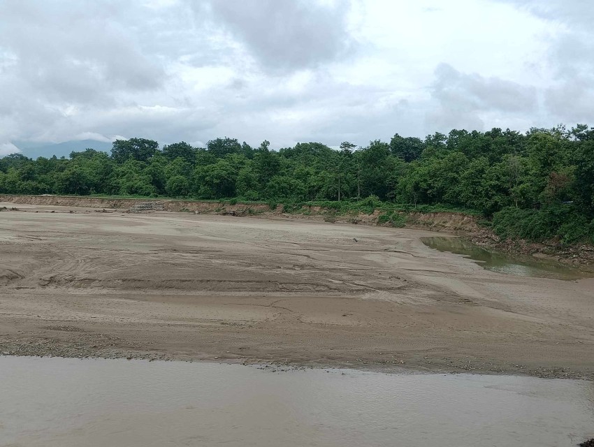 मछेली नदीको धार परिवर्तनका लागि खर्च गरेको बजेट बालुवामा पानी हाले जस्तै
