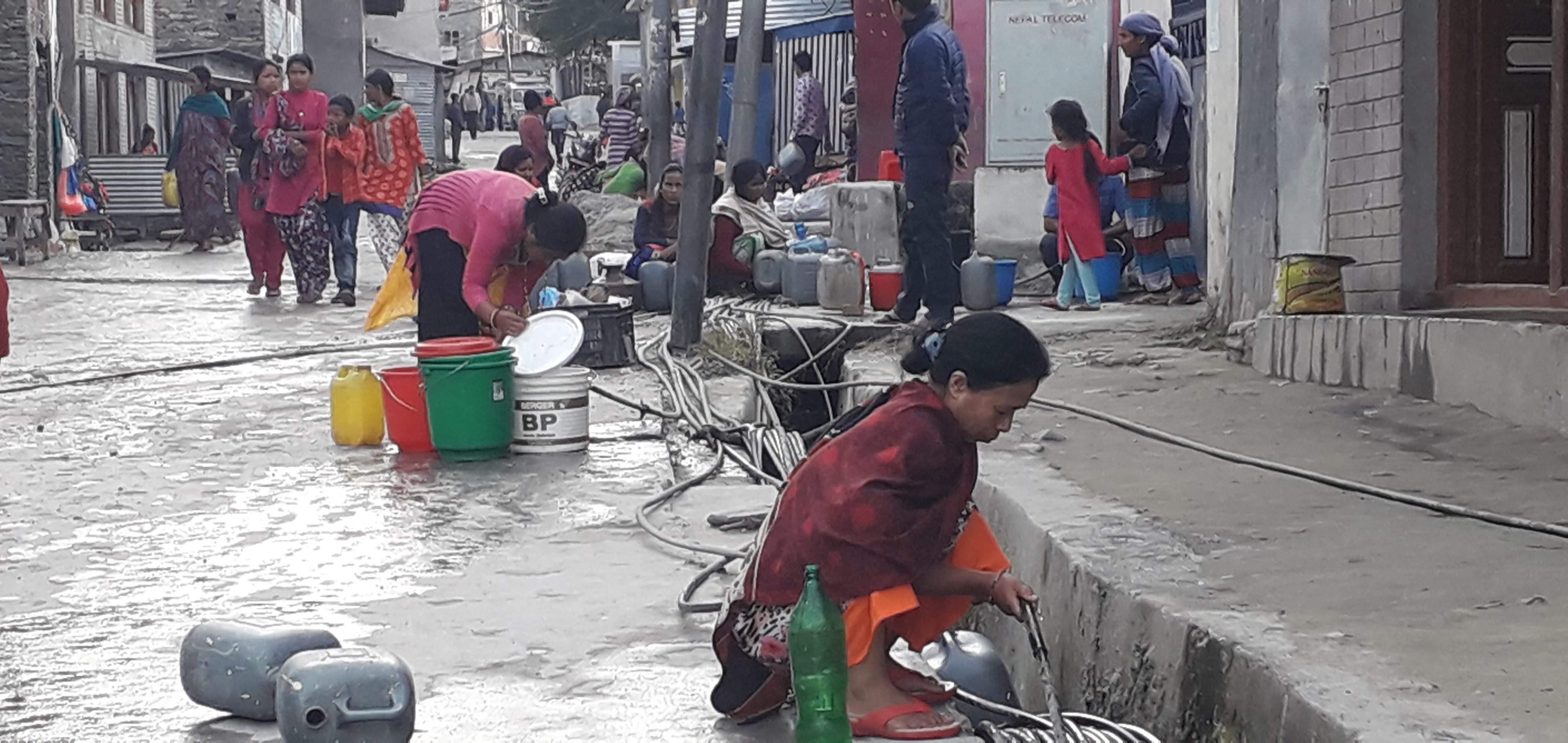 खानेपानीको संकट भोग्दै सदरमुकाम बासी