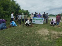 नदी किनार संरक्षणसँगै जीविकोपार्जनमा टेवा : लालझाडीमा वृक्षारोपण र २५० मिटर फेन्सिङ