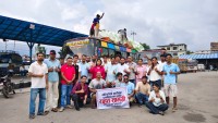 भोटेकोशी बाढीपीडितका लागि कञ्चनपुरका युवाले पठाए राहत सामग्री