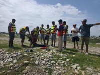 महाकाली नदीमा हाम फालेकी महिलाको सशस्त्र प्रहरीद्वारा बेहोस अवस्थामा उद्धार