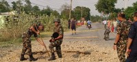 कञ्चनपुर : हुलाकी सडकखण्डमा पड्कियो बाल्टिन बम