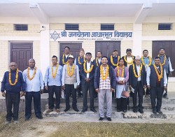 नमुना विद्यालयका असल अभ्यासको अवलोकनमा लालझाडीका अन्य सामुदायिक विद्यालय