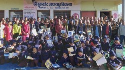 डोटीमा ‘खान पुगोस्, दिन पुगोस्’ अभियानद्वारा १५० बालबालिकालाई न्यानो कपडा र शैक्षिक सामग्री वितरण