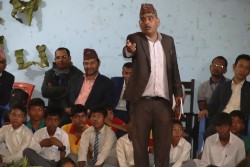 जीवनका लागि गीता ज्ञान : बेलौरीका विद्यार्थीलाई योगाचार्य ओझाको प्रेरक मार्गदर्शन