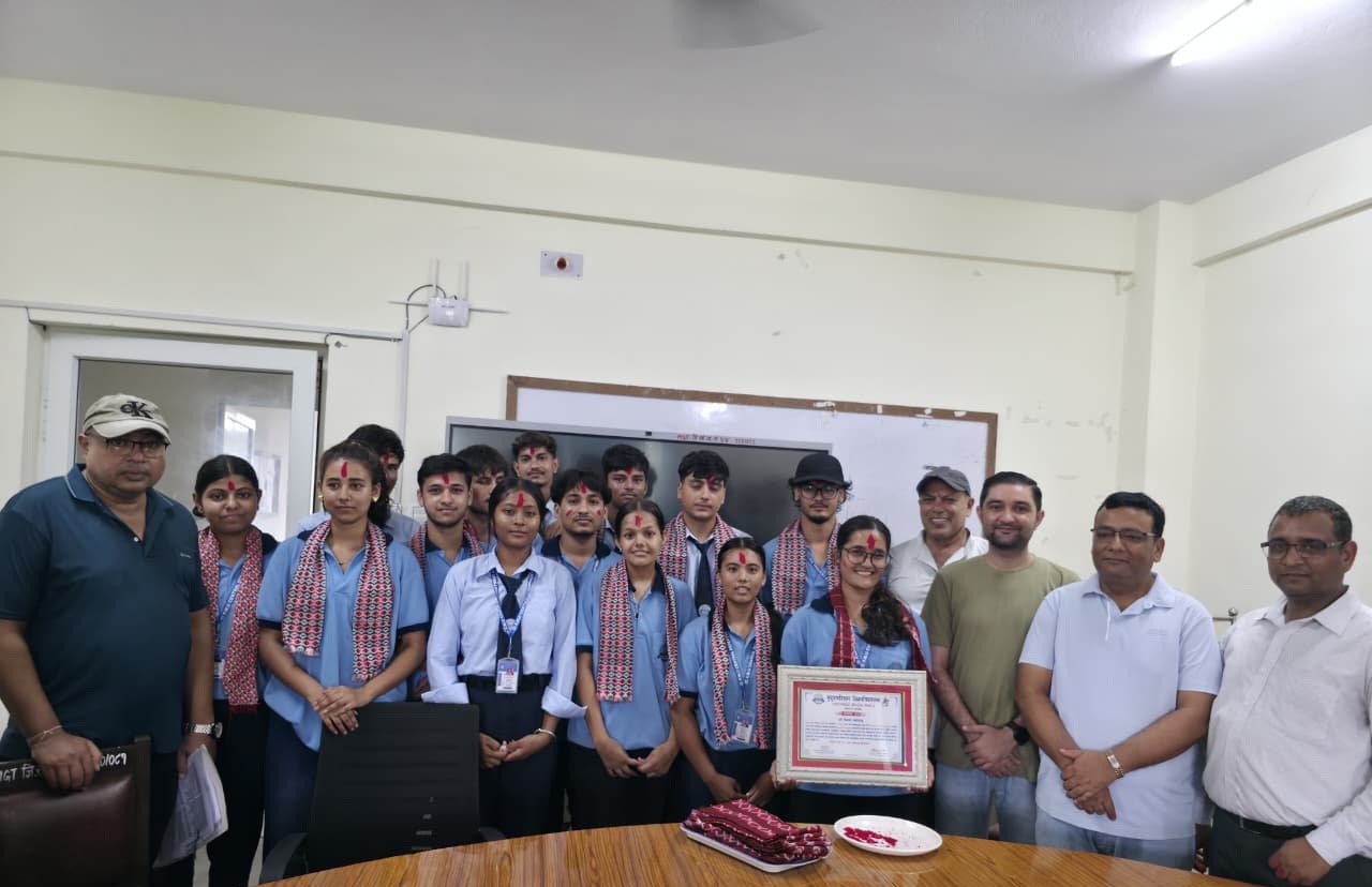 BBA र BBS का २८ विद्यार्थी उत्कृष्ट नतिजासहित सम्मानित