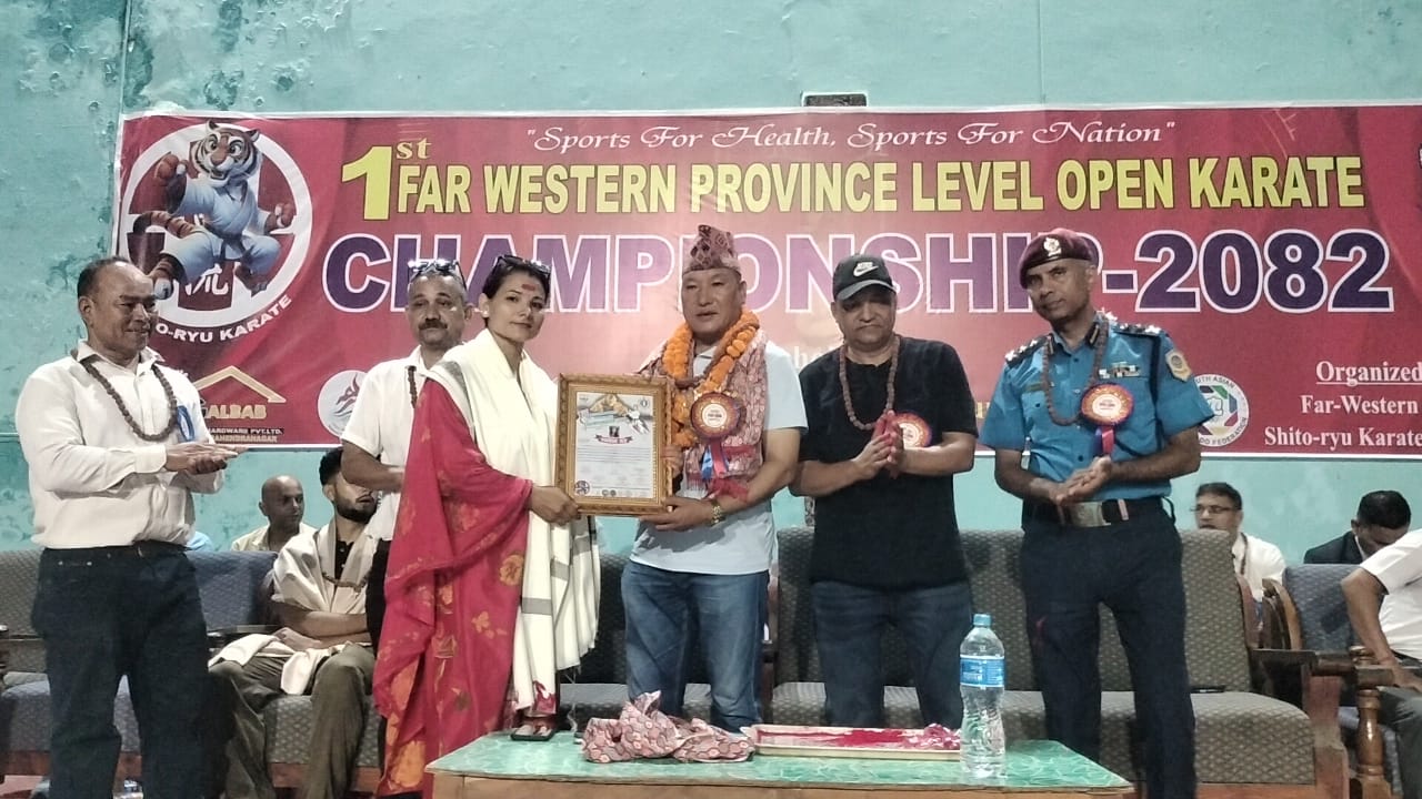 पत्रकार ऐश्वर्या कुँवरलाई खेलकुदमा योगदान पुर्‍याएको भन्दै सम्मान