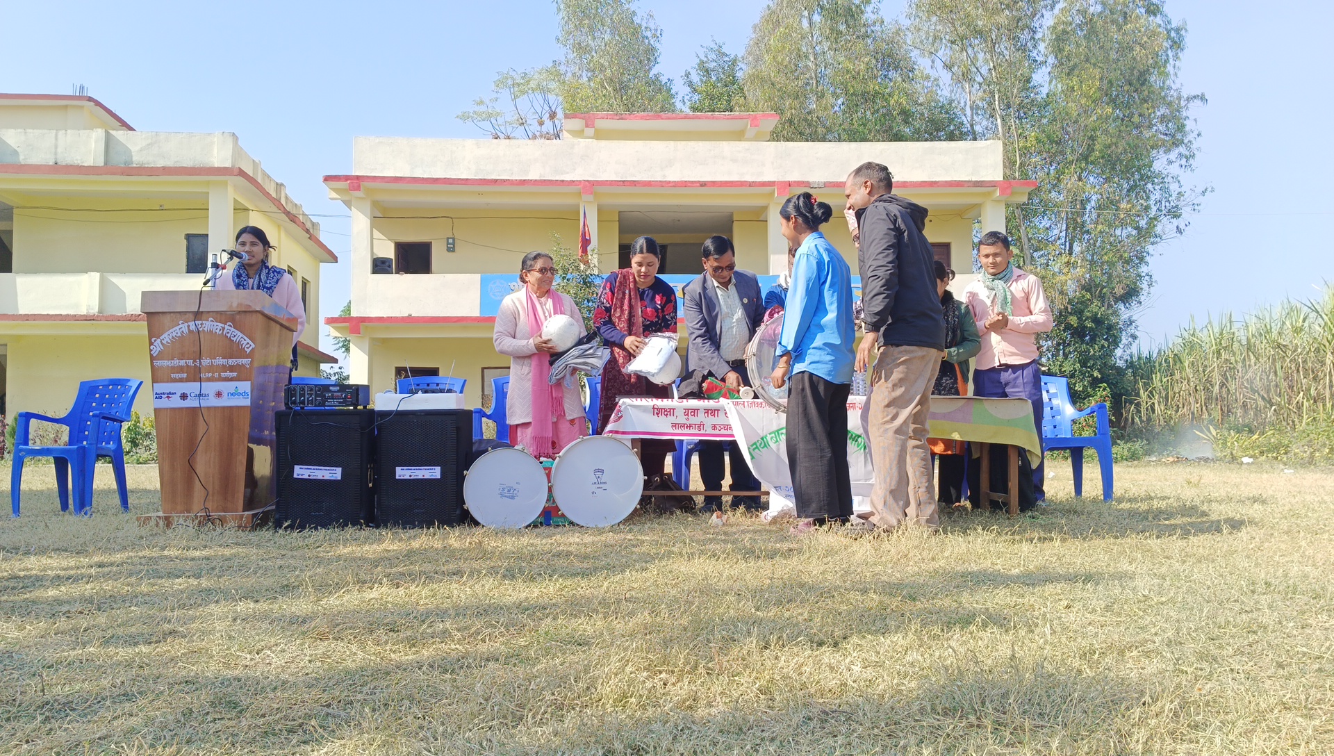 शिक्षा र चेतनामा निड्स नेपालको लगानी : सरस्वती मावि र बाल क्लबलाई सहयोगी सामग्री हस्तान्तरण