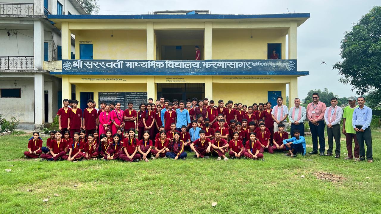 एनएमबी बैंकको सामाजिक उत्तरदायित्व : बेलडाँडीका दुई विद्यालयमा शुद्ध खानेपानी र डिजिटल शिक्षामा सहयोग