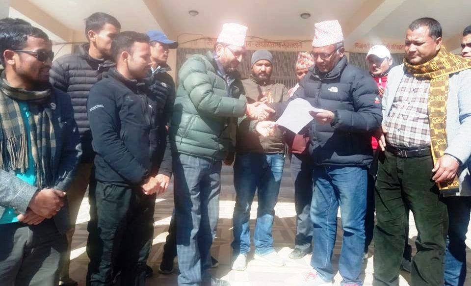 नेपाली कांग्रेस डोटीले बुझायो प्रधानमन्त्रीलाई विरोध पत्र