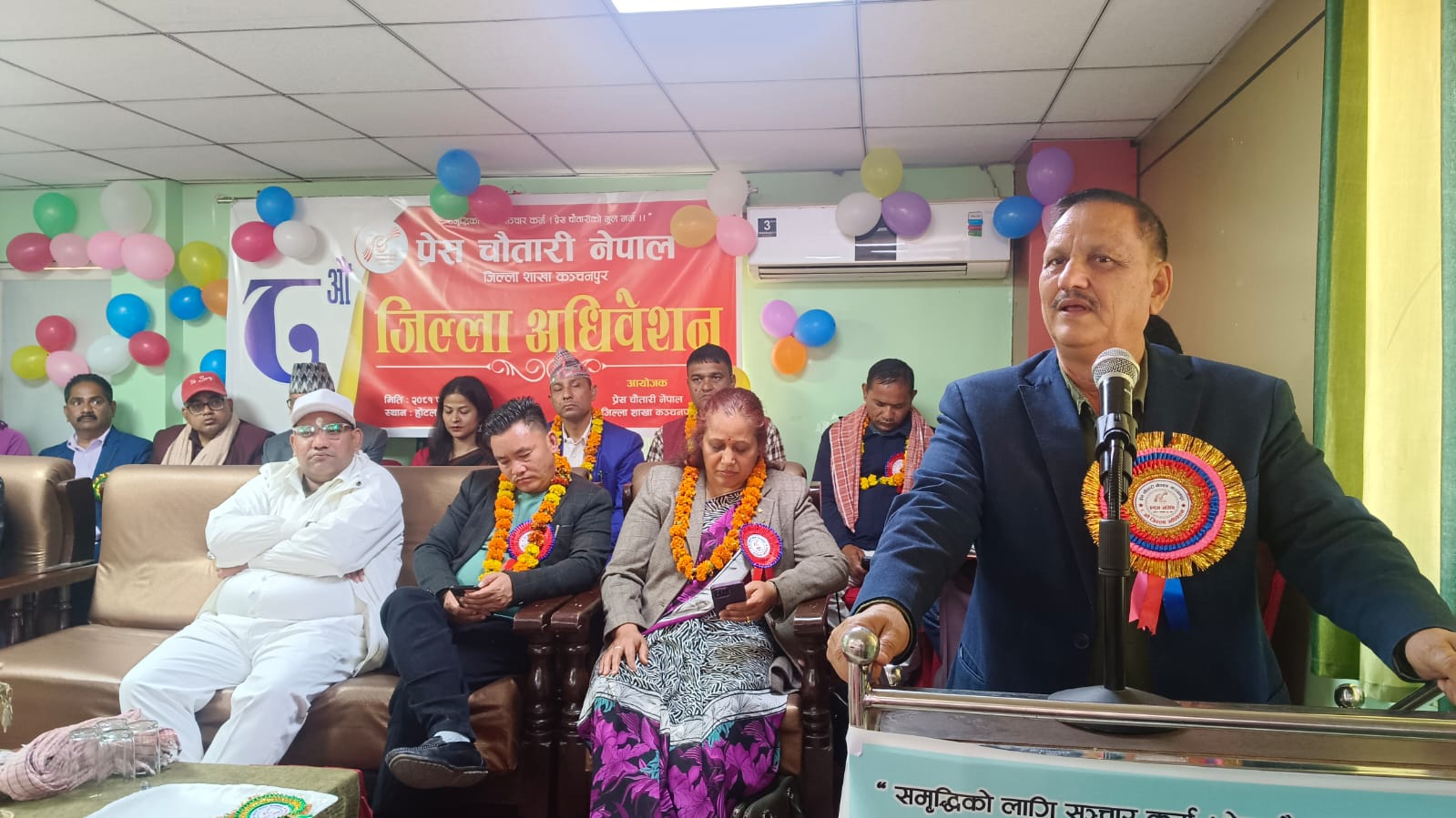 सरकार र पार्टीका सही कामहरू जनतासमक्ष पुर्‍याउनु आवश्यक छ : पूर्वमन्त्री लेखराज भट्ट