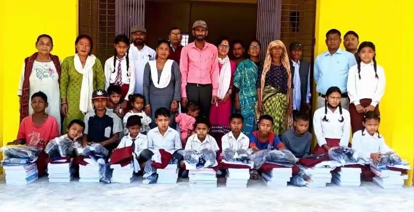 'सानो प्रयास' : २३ जना सहयोगी दाताको हातेमालो, २५ जना विद्यार्थीको शैक्षिक भविष्य उज्यालो