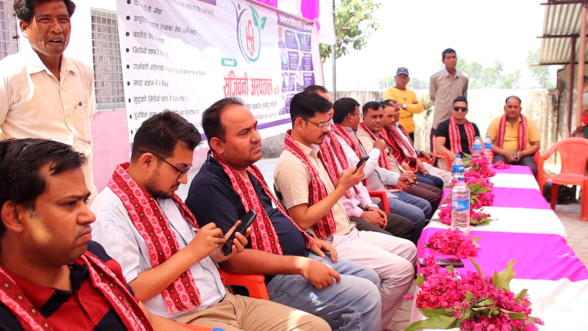 बेलौरी-७ नम्बर वडा कार्यालयमा अस्पतालका सेवा : एकै दिन ४१० जना लाभान्वित