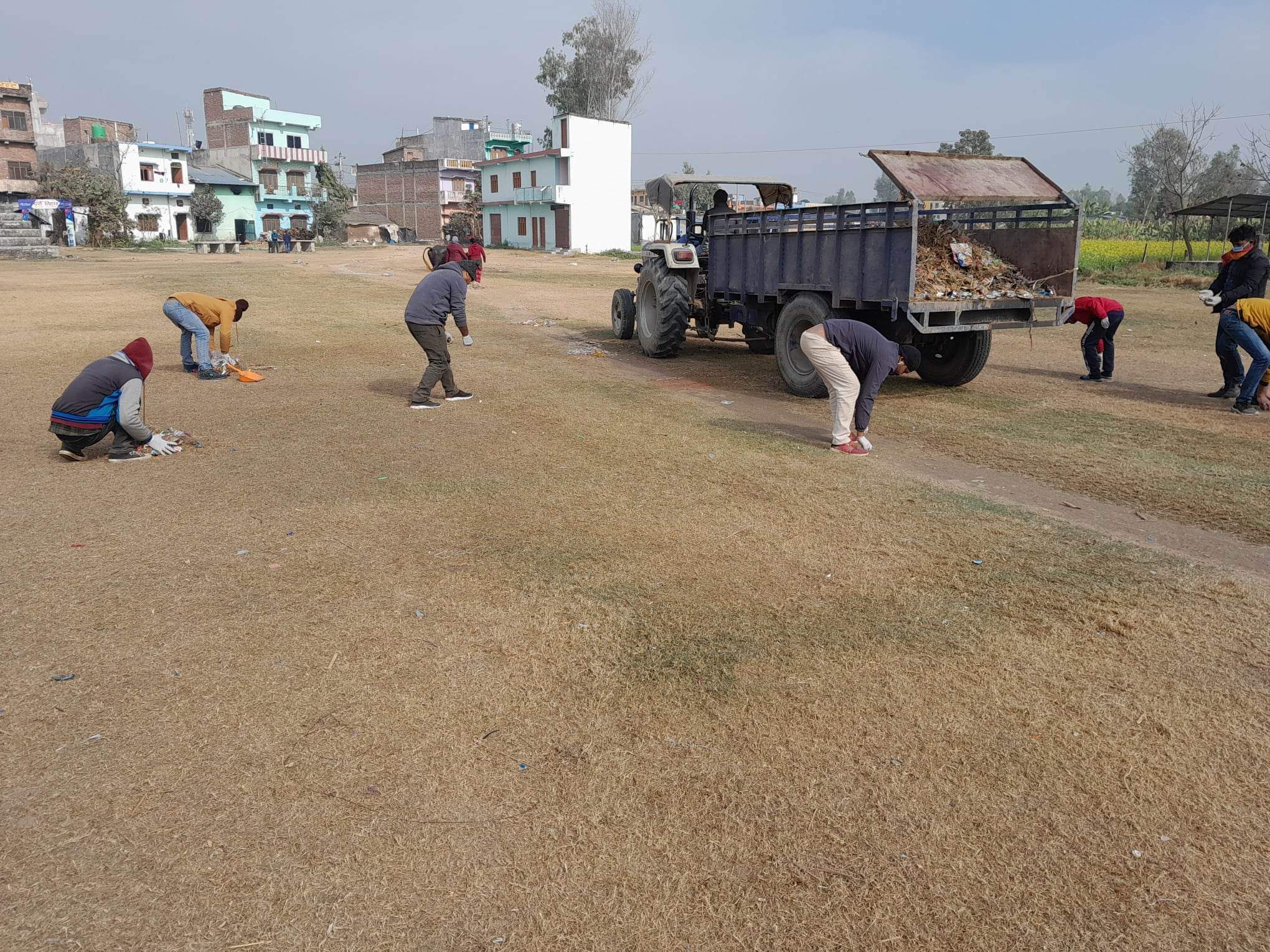 पालिकाको मुखैनिर युवाहरूद्वारा सरसफाइ; नगरपालिका हेरेको हेरेइ