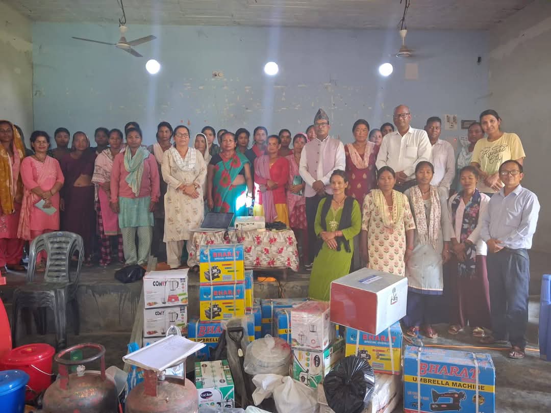 बेलौरीका स्थानीय उद्यमीहरूलाई सामग्री हस्तान्तरण; व्यावसायिक उन्नतिमा टेवा