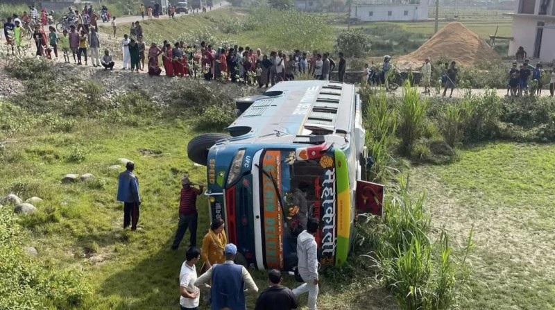 कञ्चनपुरमा बस दुर्घटना : एक जनाको मृत्यु