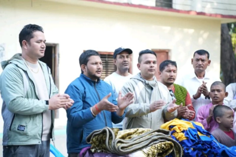 'खान पुगोस्, दिन पुगोस्' अभियान : धनगढीबाट न्यानो कपडा वितरण सुरु