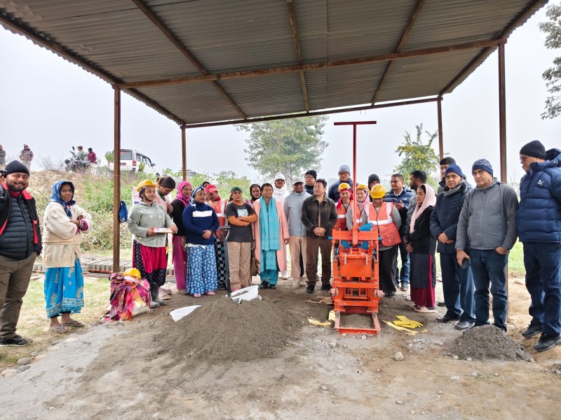 पटराखल्लाका समुदायलाई सुरक्षित आवासतर्फ डोर्‍याउन इन्टरलक ब्लक तालिम प्रदान