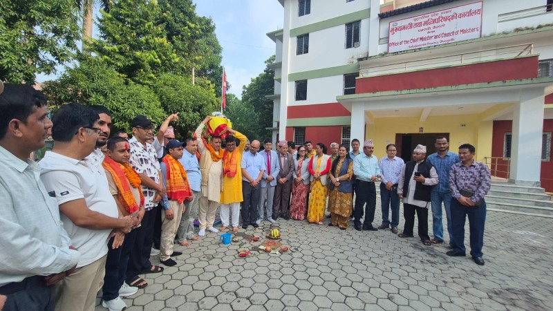 मुख्यमन्त्री भट्टद्वारा पूजाआजा गरी बडिमालिकाको पेटारो प्रस्थान