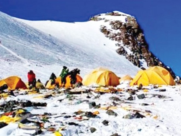 हिमाल सफाइमा नेपाली सेना