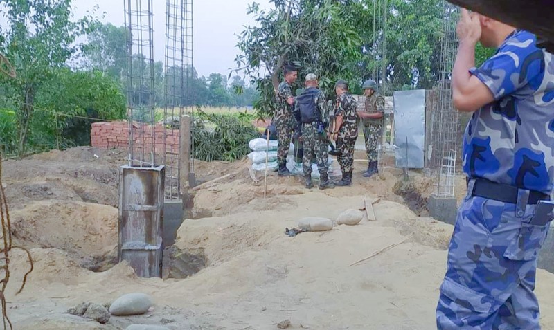 बेलौरीको पडावमा भेटियो सकेट बम जस्तो विष्फोटक बस्तु