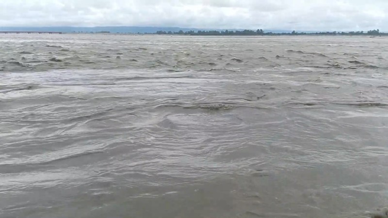 महाकाली नदीमा पुनः बढ्यो पानीको बहाव; बनबासा पुलमा चार पाङ्ग्रे सवारी आवागमन बन्द