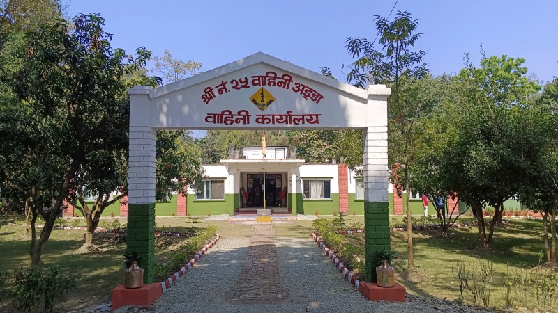 नेपाली सेनाले लालझाडीमा निःशुल्क स्वास्थ्य शिविर सञ्चालन गर्दै