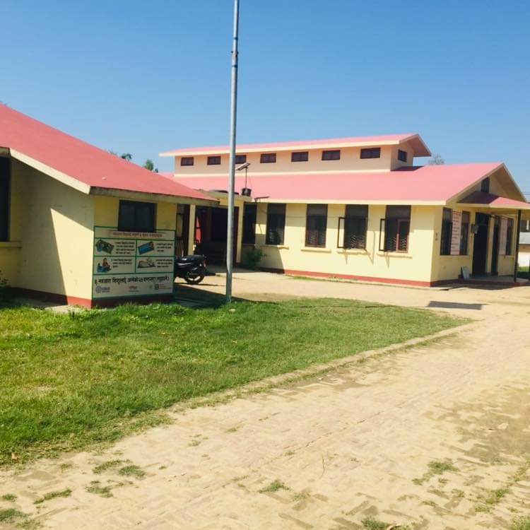 बेलौरीमा घाइतेलाई जाँचिरहेका स्वास्थ्यकर्मीमाथि हातपात