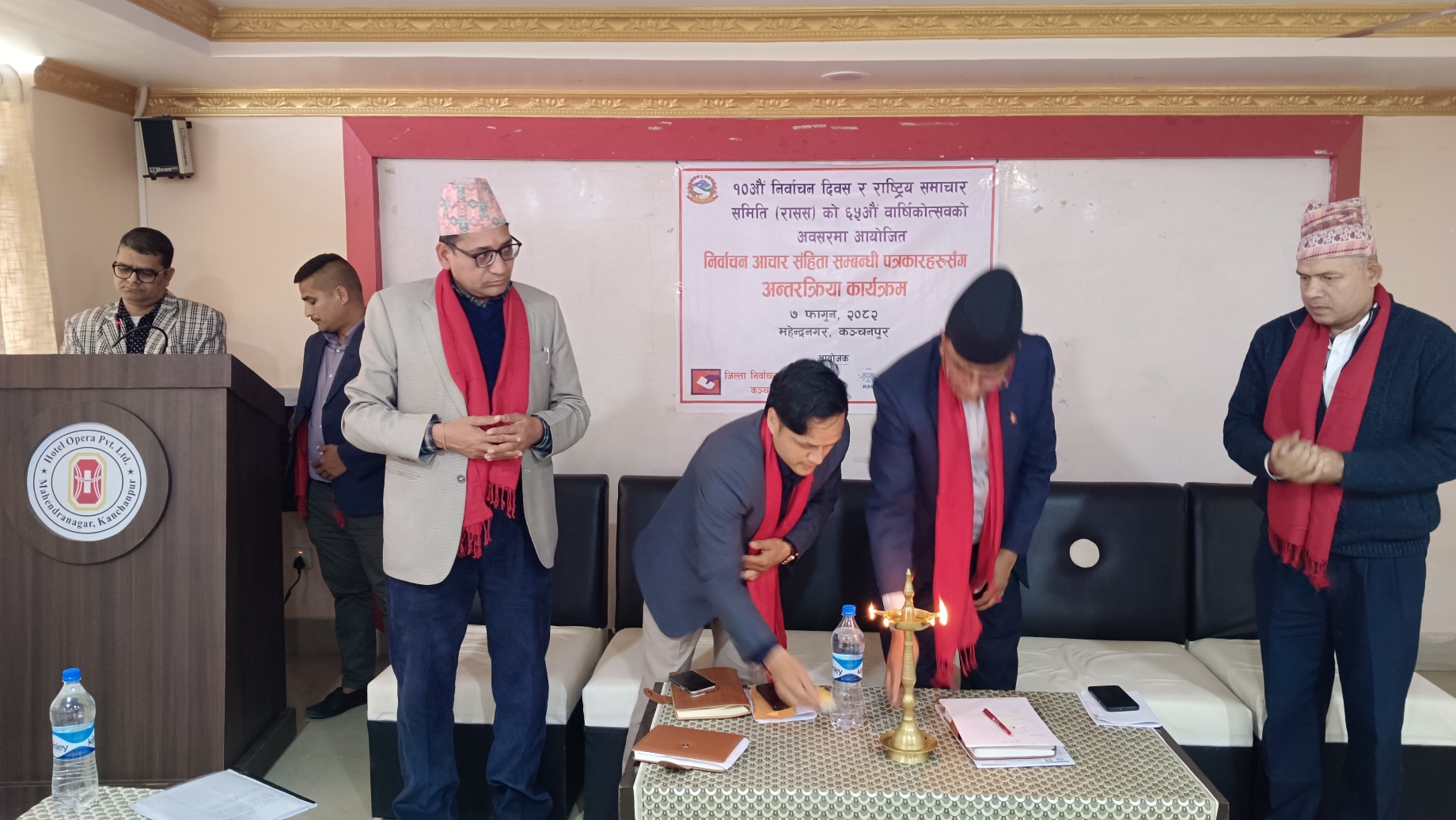 निर्वाचन आचारसंहिताबारे पत्रकारहरूसँग अन्तरक्रिया