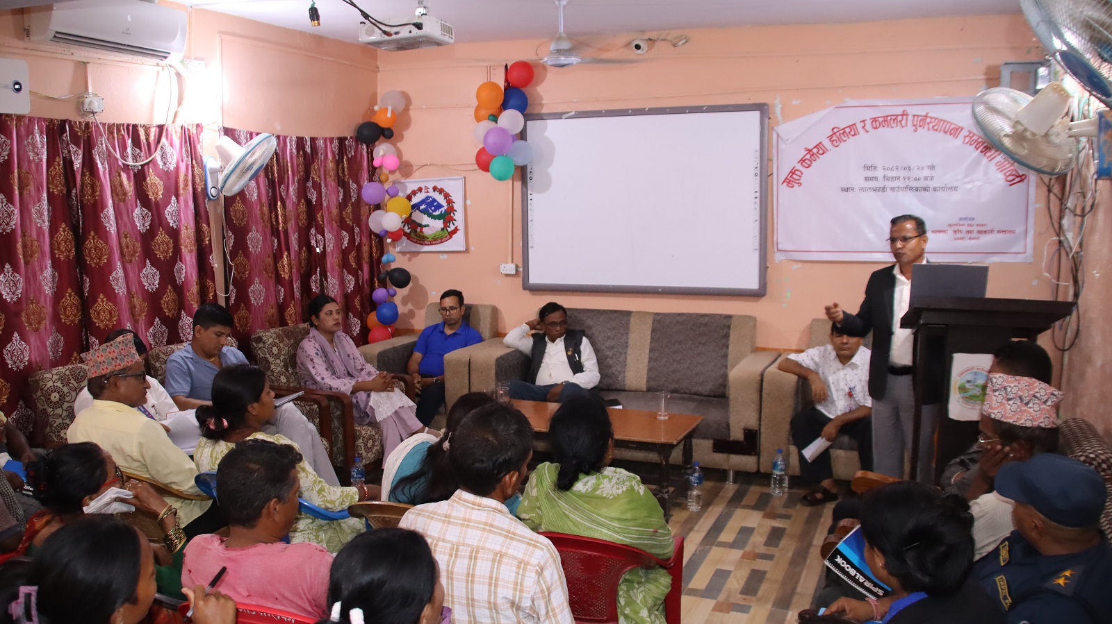 लालझाडीमा मुक्त समुदायको गोष्ठी; पुनः स्थापना अधिकार हो, अनुकम्पा होइन : मन्त्री थापा